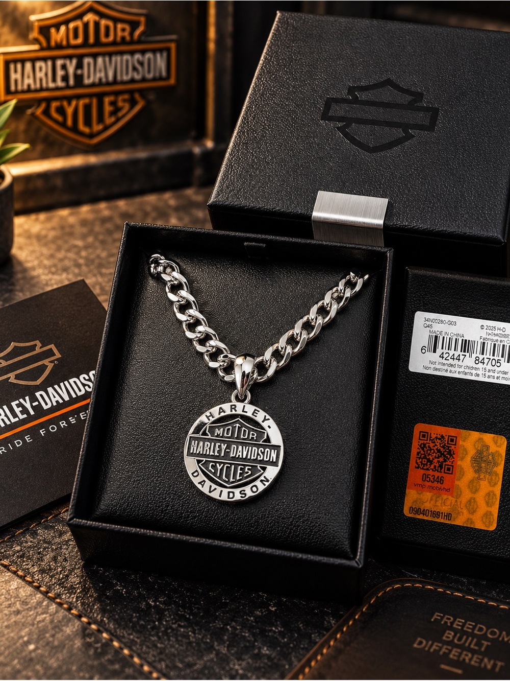Harley-Davidson Silver Chain Necklace with Round Logo Pendant